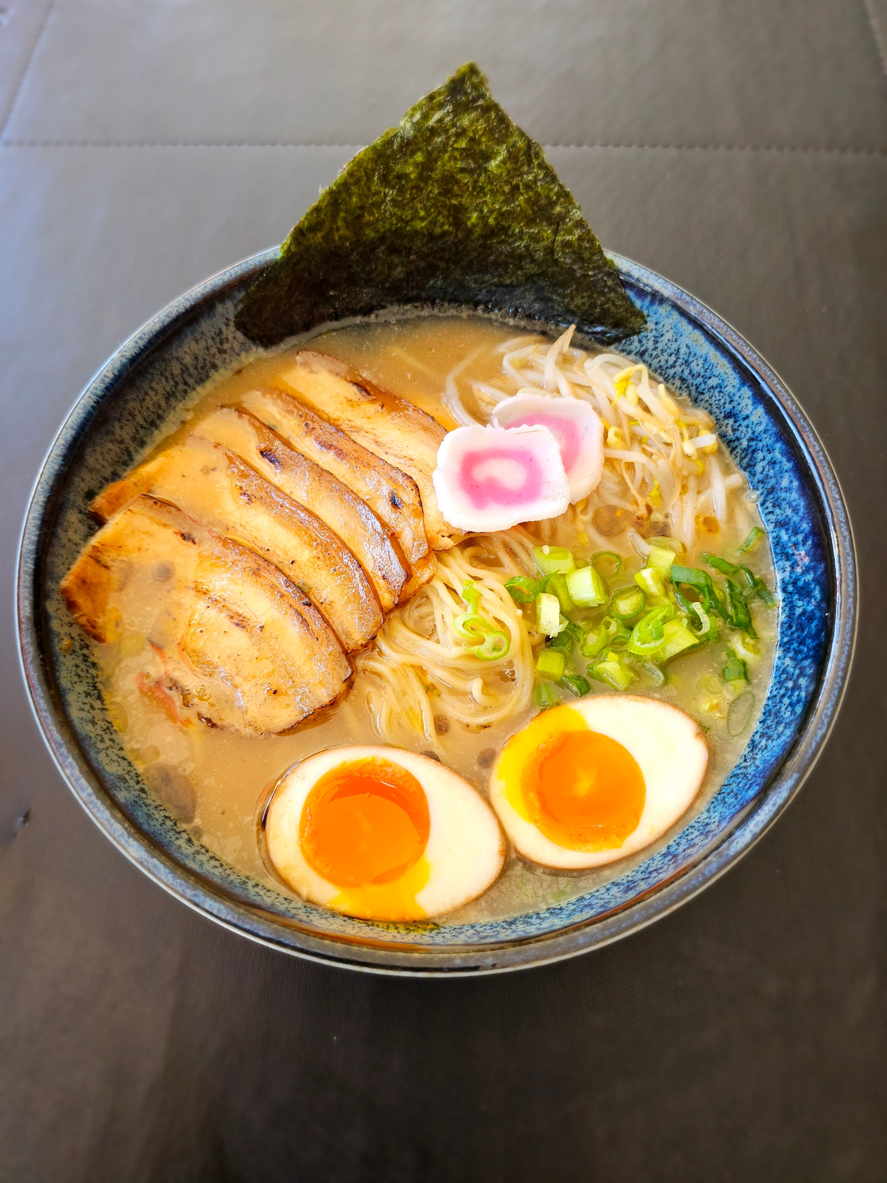 Misso Tonkostsu Lamen - De R$ 63 por R$ 50